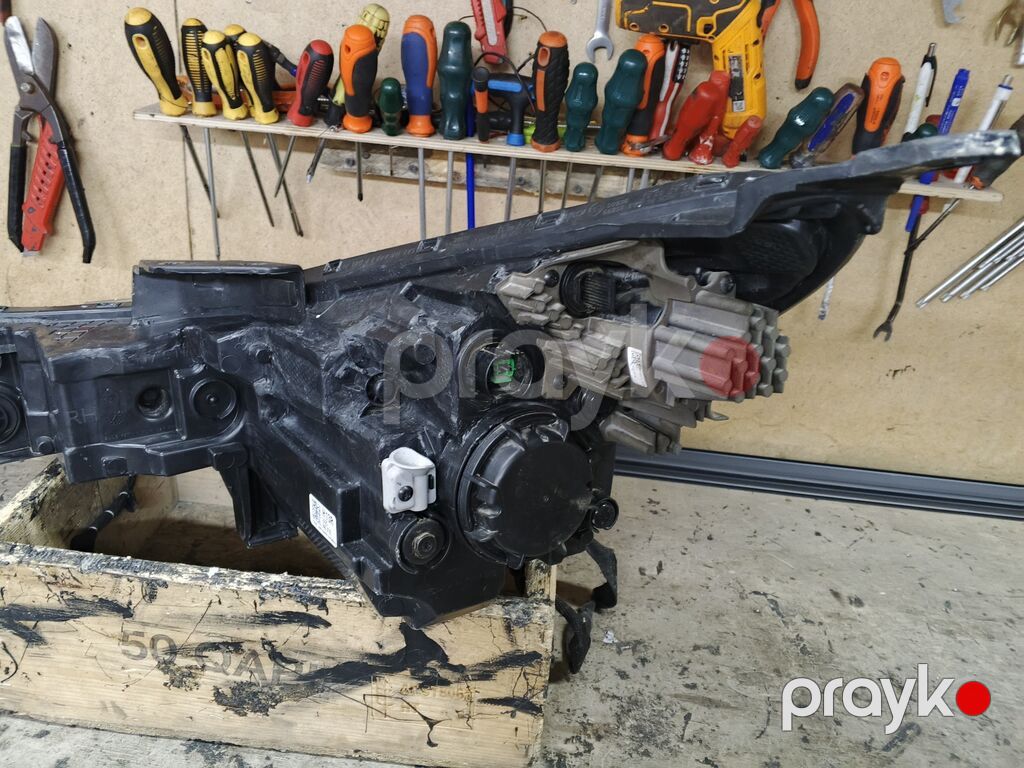 Elantra ücün led fara təmirdə olub korpusda şüşədə cat olub düzəlib — Avtomobil işığı, Bakı (4)