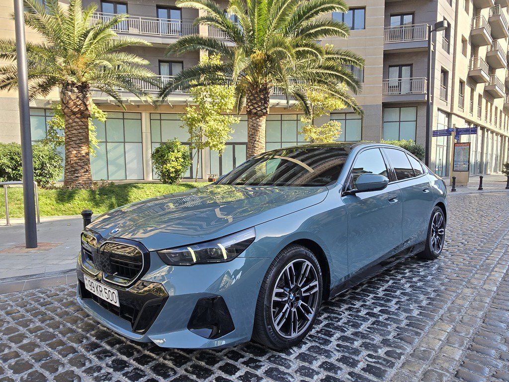 BMW 530, 2.0 L, 2025 il, 11 000 km — Avtomobillər, Bakı (2)