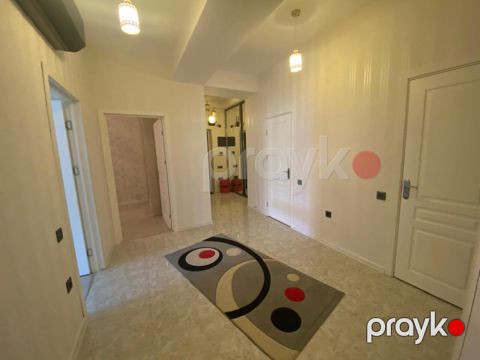 İcarəyə verilir 3 otaqlı yeni tikili 140 m²
