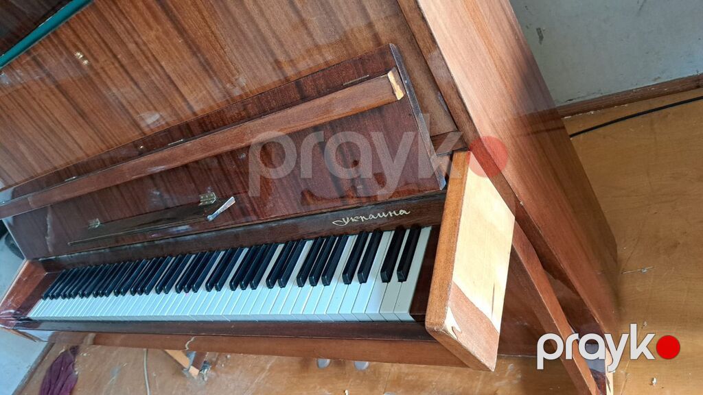 Piano– “Ukraina” markası pianina - Korpus: laklı ağac örtüyü, klassik — Pianino və digər klaviş alətləri, Bakı (4)