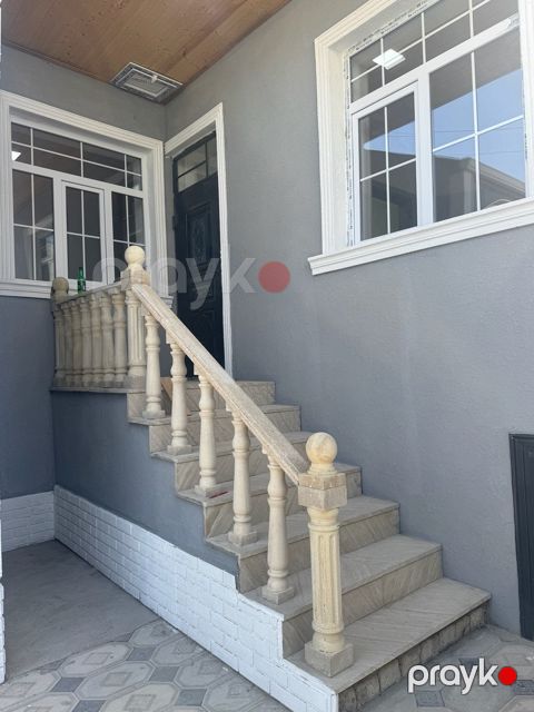 Həyət evi, Hökməli qəs