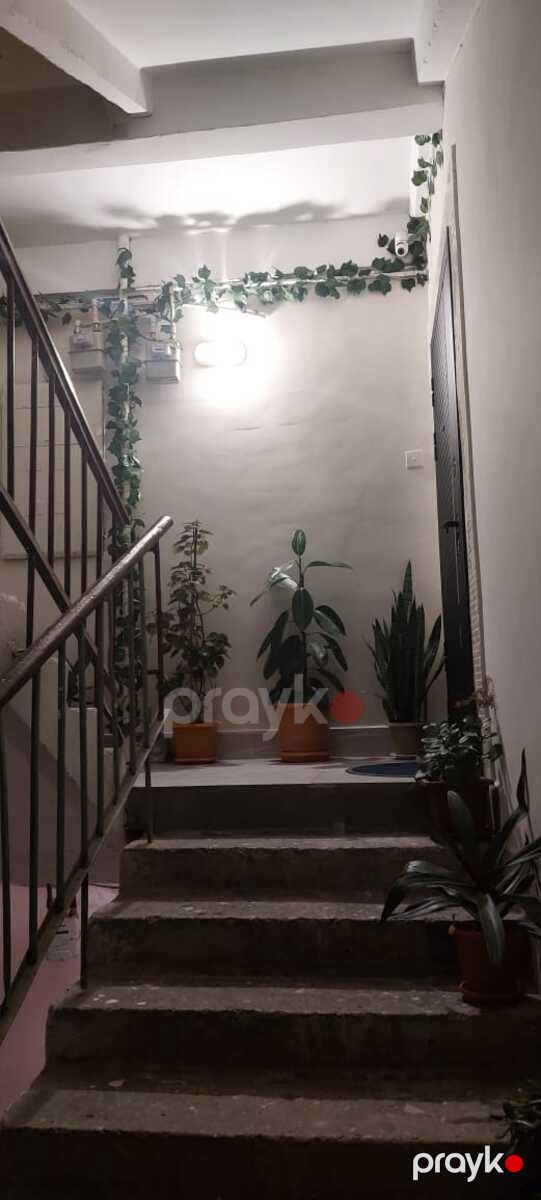 Satılır 5 otaqlı köhnə tikili 97 m² — Mənzil, Bakı (2)