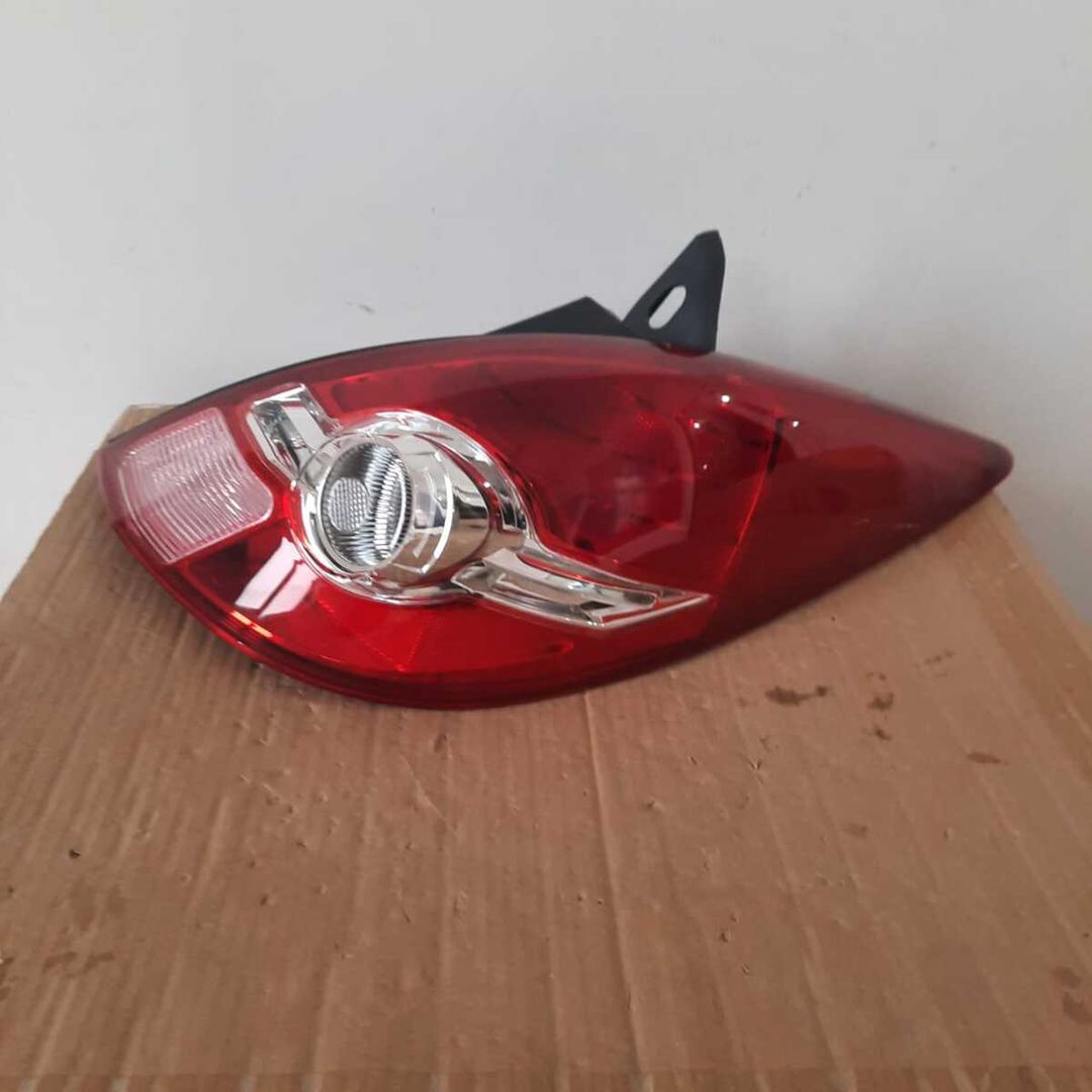 "Nissan Tiida 2009 Hatchback" stop işığı — Ehtiyat hissələri və aksesuarlar, Bakı (4)