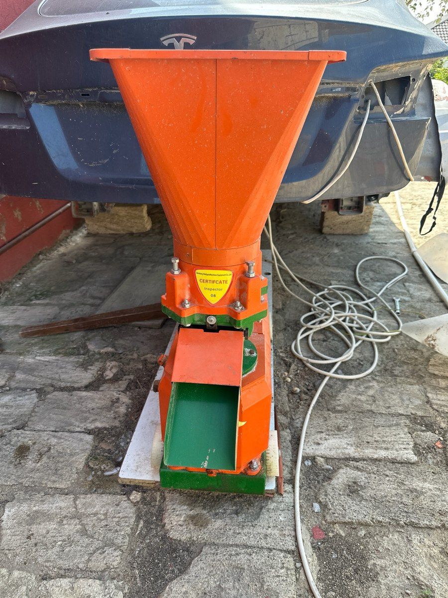 Heyvanlar ücün yem hazırlayan qranulyator — Heyvan malları, Bakı (2)