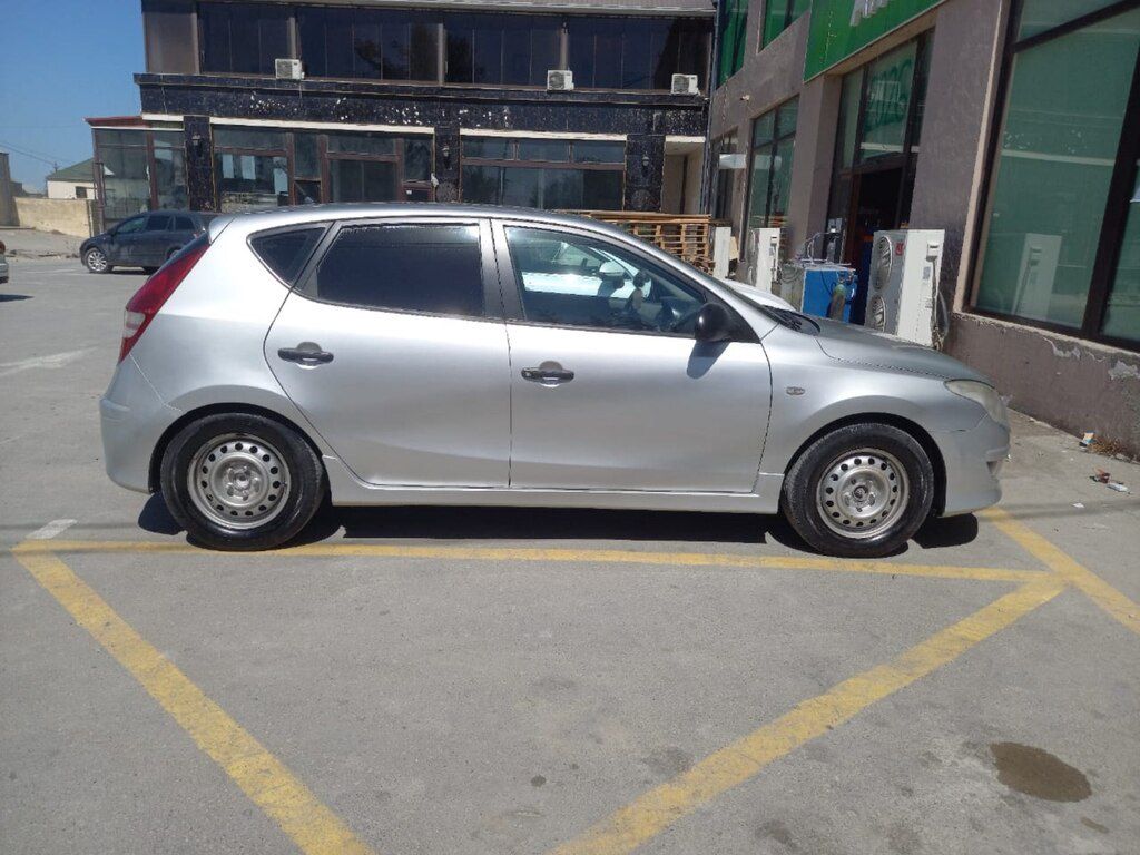 Hyundai i30, 1.4 L, 2010 il, 400 000 km — Avtomobillər, Bakı (2)