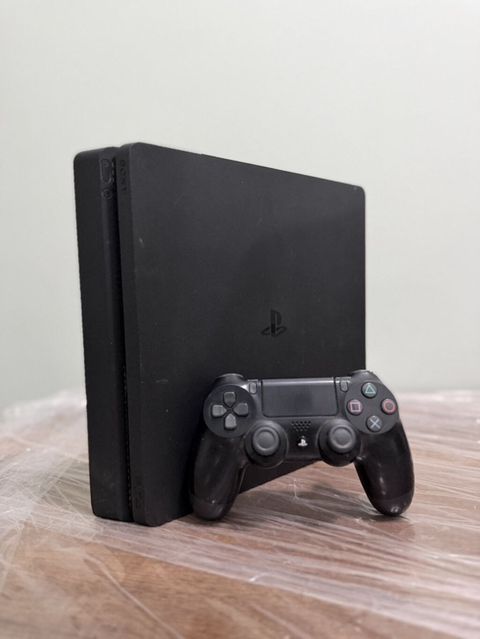 Salam, Playstation 4 Slım 1 TB, shexsi istifadede olmus konsoldur — Bakı