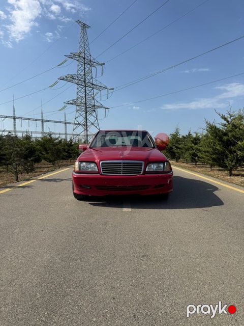 Mercedes C 200, 2.0 L, 1997 il, 305 000 km