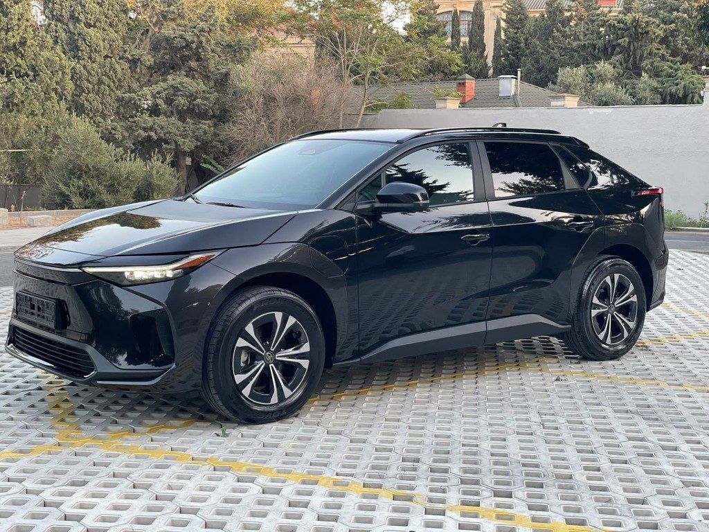 Toyota bZ4X, 71.4 kWh, 2023 il, 7 100 km — Avtomobillər, Bakı (3)