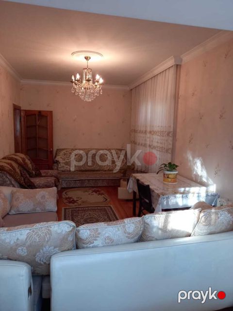 Satılır 4 otaqlı köhnə tikili 110 m²