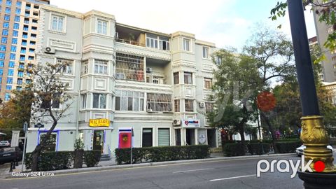 Satılır 3 otaqlı köhnə tikili 80 m²
