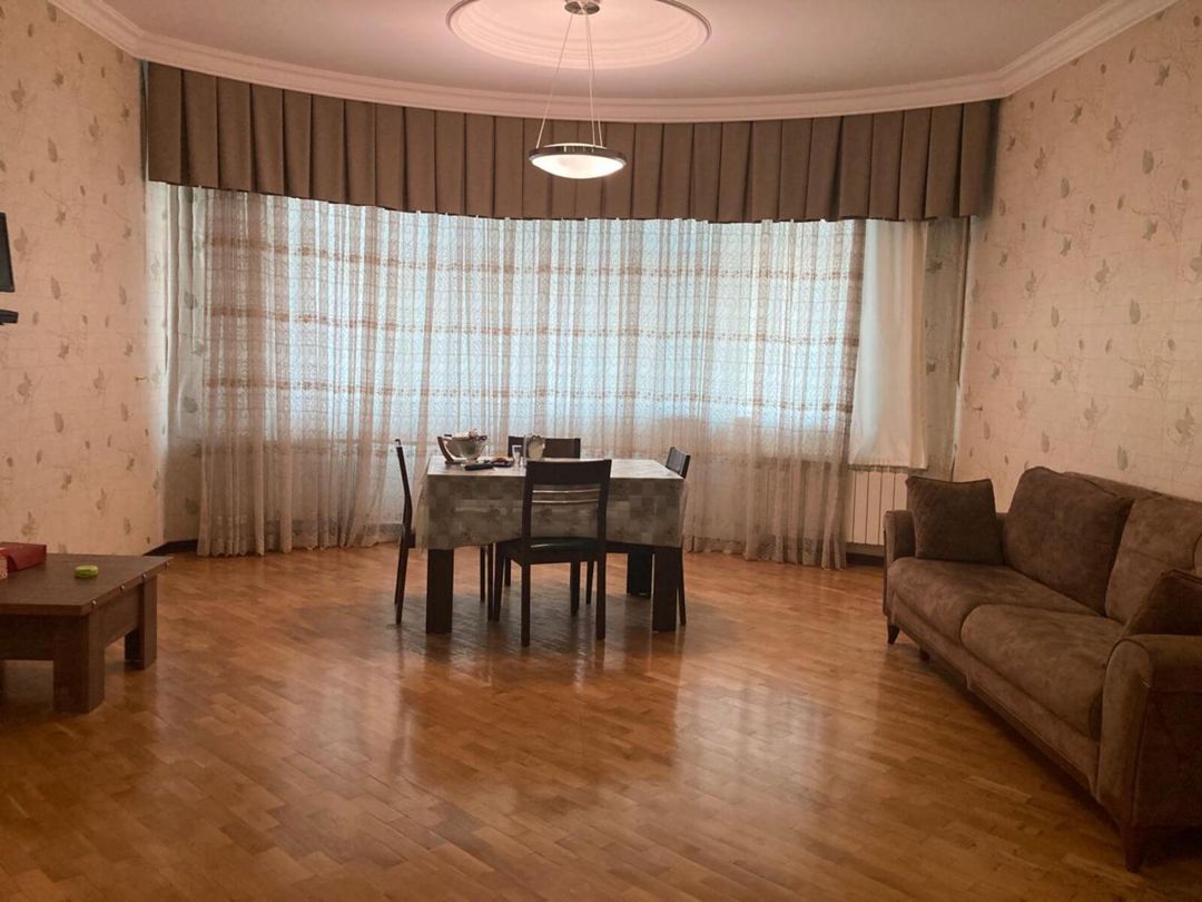 Satılır 6 otaqlı həyət evi/bağ evi 330 m² — Ev, villa, Bakı (10)