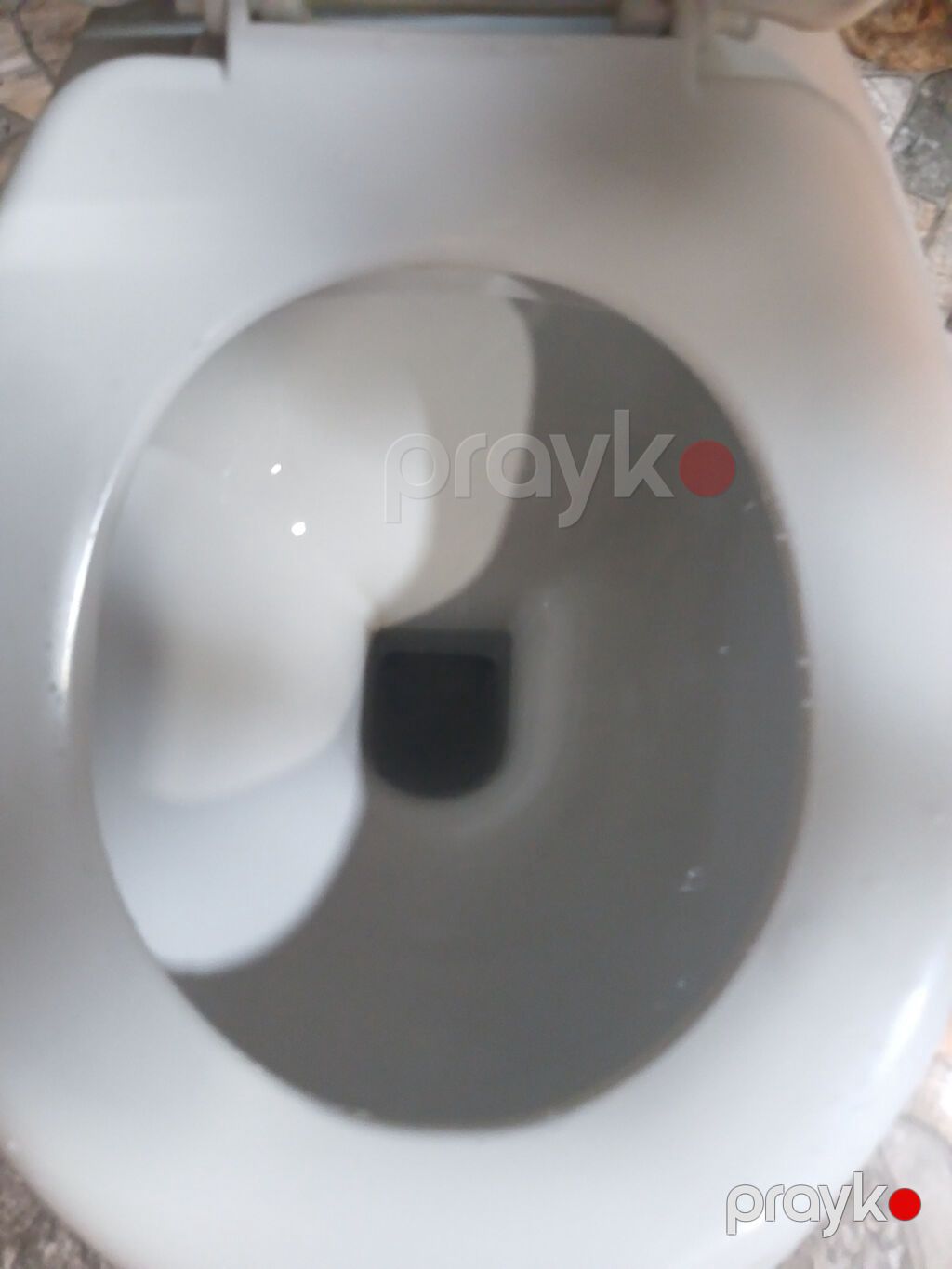 Ela veziyyetdedir.Her seyi isleyir sekildeki kimidi — Tualetlər, Bakı (5)