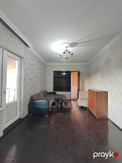 Satılır 2 otaqlı köhnə tikili 45 m²