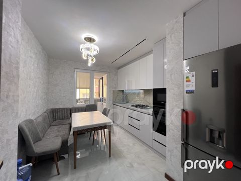 Satılır 5 otaqlı köhnə tikili 120 m²