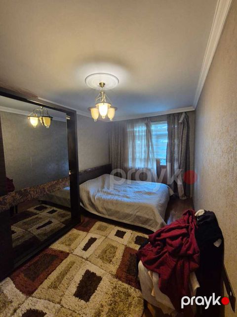 Satılır 4 otaqlı köhnə tikili 85 m² — Bakı