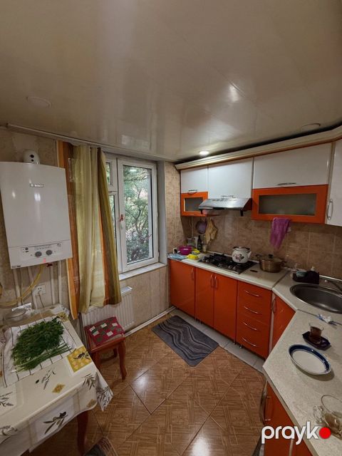Satılır 3 otaqlı köhnə tikili 75 m² — Bakı