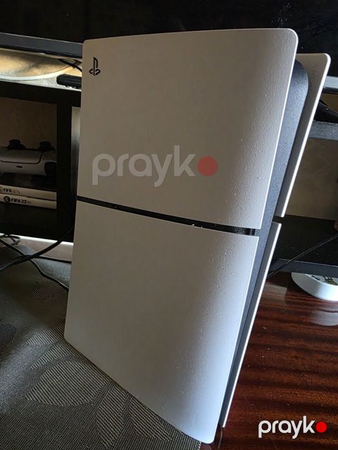 PlayStation 5 oyun konsolu paketi - Rəng: ağ-qara - Daxildir: 1 ədəd — Bakı