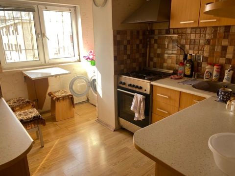 İcarəyə verilir 3 otaqlı köhnə tikili 75 m² — Bakı