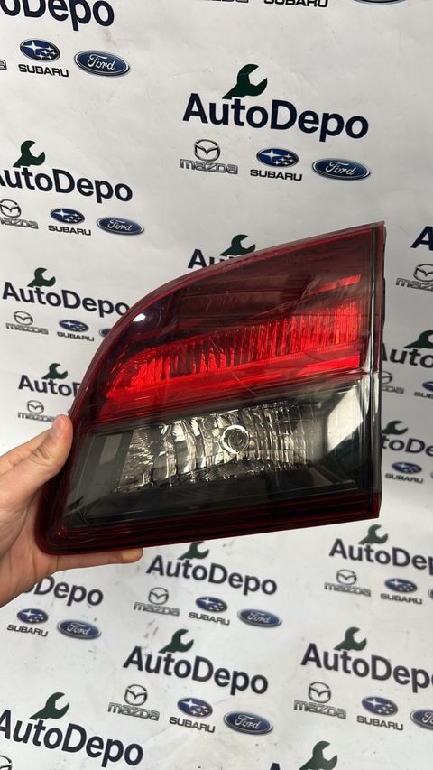Mazda 9 stop işığı — Bakı