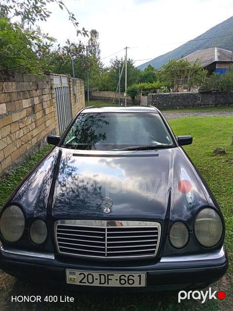 Mercedes E 240, 2.4 L, 1999 il, 327 000 km