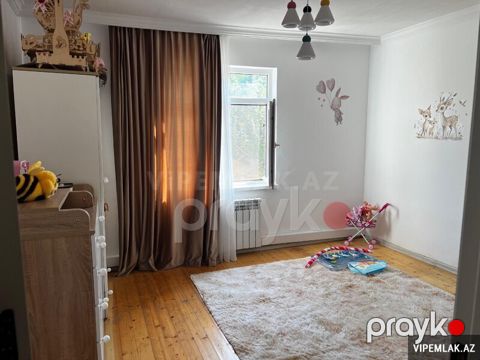 Binəqədi rayonunda 5 otaqlı Həyət evi Satılır, 150 m²