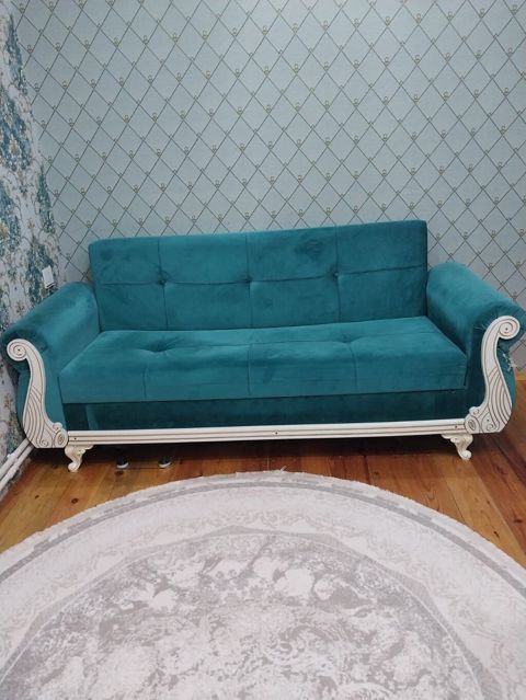 Divan. Açılır, bazalıdır. Satılır 100 azn. Ünvan Xırdalan. (SəmaG) — Digah