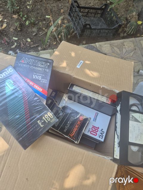 VHS videokassetlər dəsti - Format: VHS (Pal/secam uyğun olan kasetlər