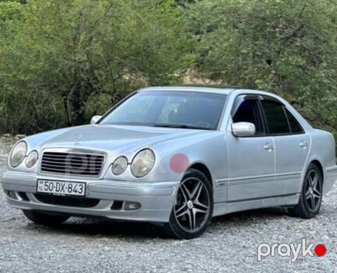 Mercedes E 240, 2.4 L, 1999 il, 380 000 km