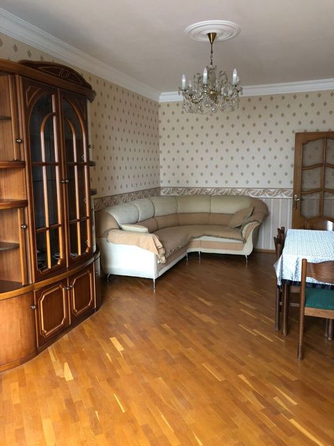 İcarəyə verilir 3 otaqlı köhnə tikili 90 m² — Bakı