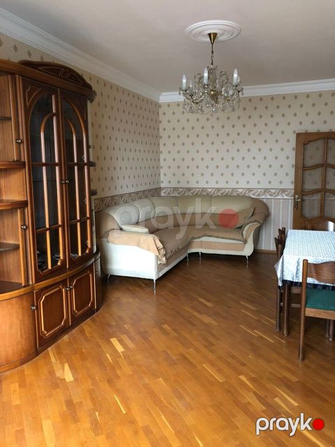 İcarəyə verilir 3 otaqlı köhnə tikili 90 m²