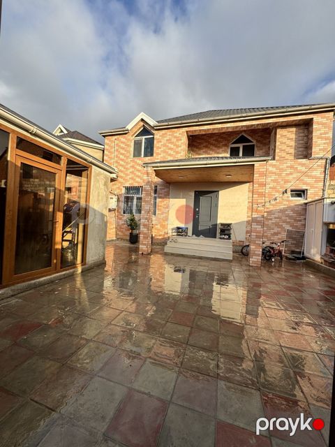 Satılır 6 otaqlı həyət evi/bağ evi 200 m² — Bakı