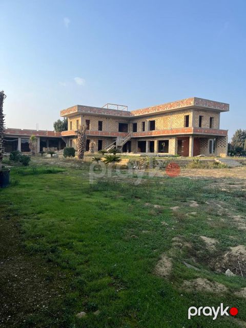 Satılır 14 otaqlı həyət evi/bağ evi 1250 m² — Bakı