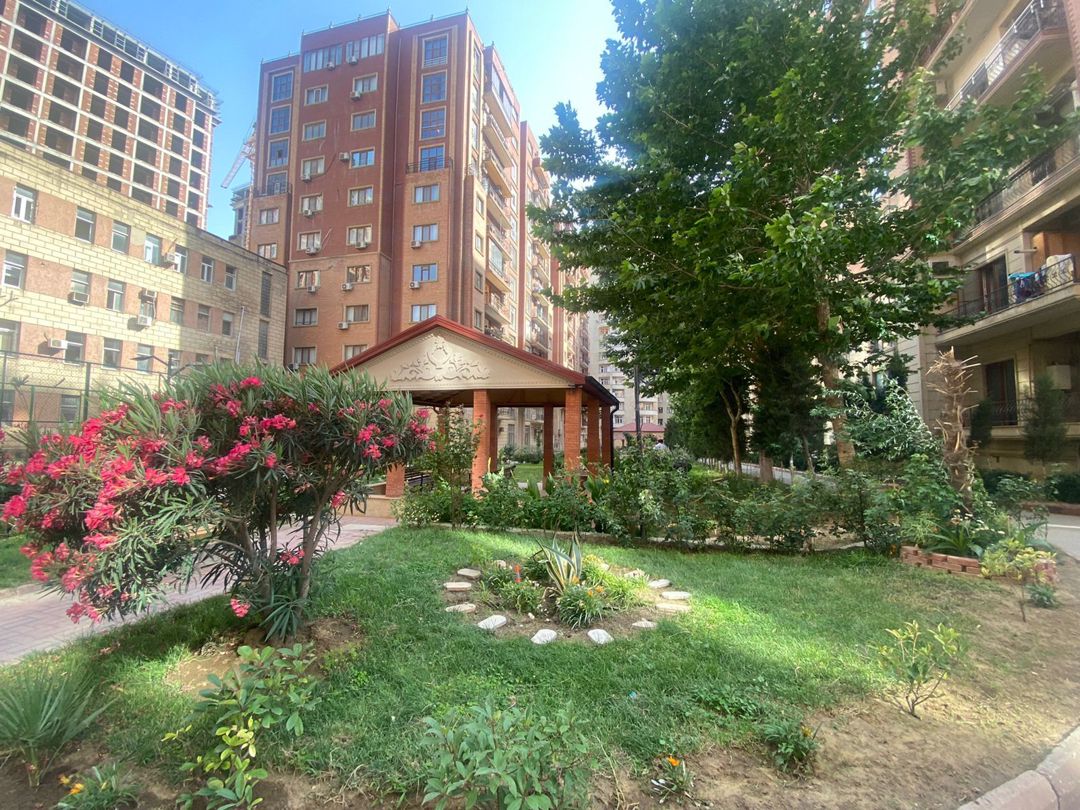 Satılır 4 otaqlı yeni tikili 180 m² — Mənzil, Bakı (2)