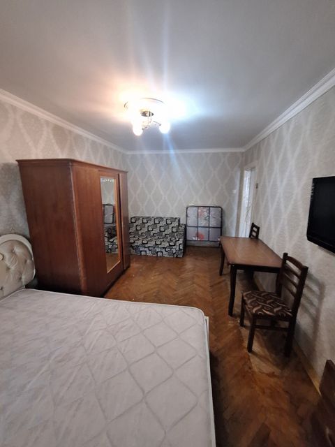 İcarəyə verilir 1 otaqlı köhnə tikili 45 m² — Bakı
