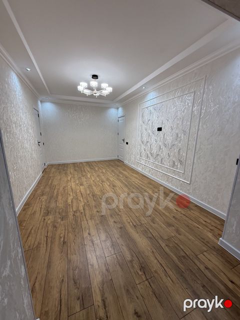 Satılır 2 otaqlı köhnə tikili 65 m²