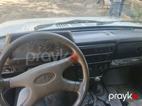 Lada Niva (VAZ 2121/21214 seriyası) 3 qapı, ağ rəng, tam ötürücülü — Digah