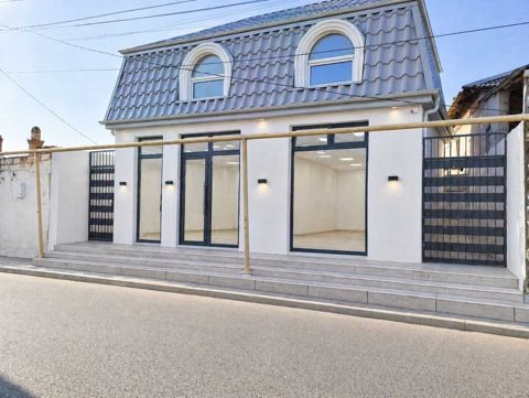 Satılır obyekt 100 m² — Bakı