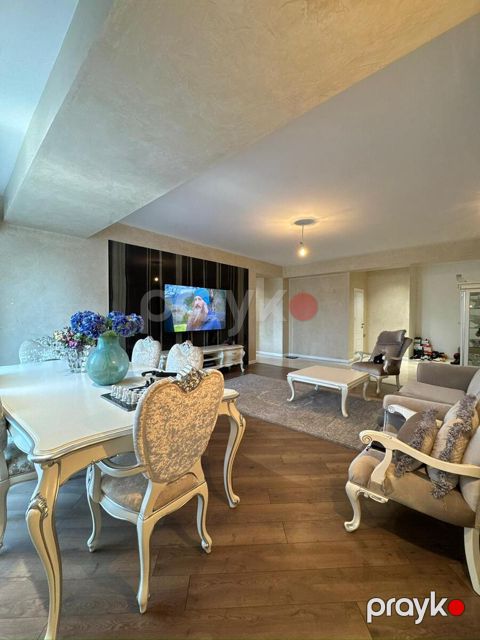 Satılır 4 otaqlı yeni tikili 160 m²