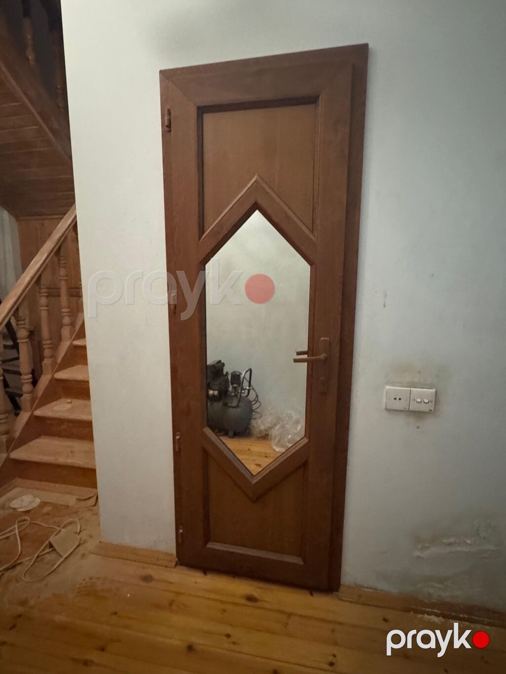 Daxili otaq qapısı - Material: təbii ağac karkas, şüşə inzertli — Pəncərələr, qapılar, balkonlar, Digah