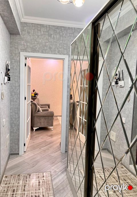 Satılır 2 otaqlı köhnə tikili 60 m²