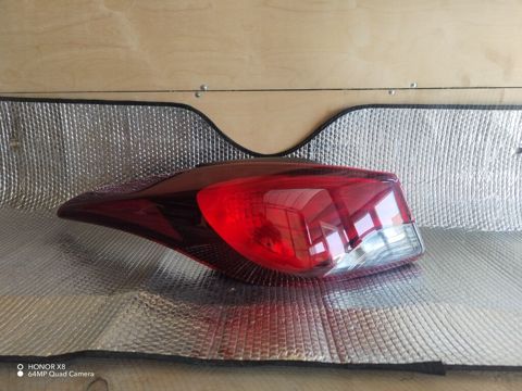 "Hyundai Elantra 2011-2015" stop işığı — Bakı
