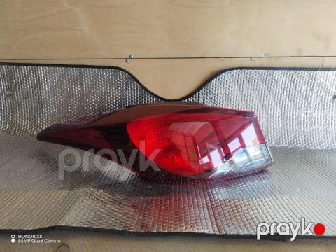 "Hyundai Elantra 2011-2015" stop işığı