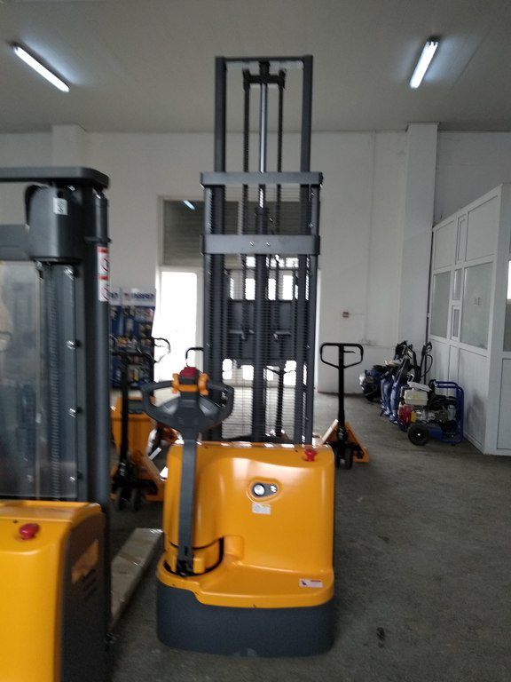 Batareyalı çəngəlli yük qaldıran "HochkraftCDDR15-III" — Biznes və avadanlıq, Bakı (5)