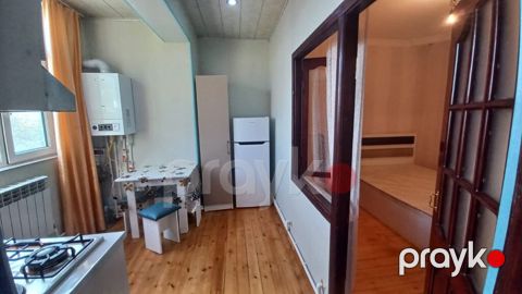2 otaqlı ev kirayə verilir verilir Məhəmmədi Araz marketin düz yanıda
