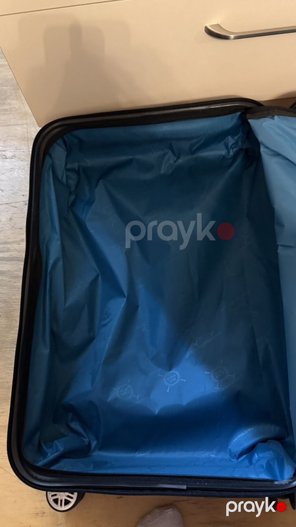 Bir defe istifade edilib, Turkiyeden alinib, qirilmiyan materialdir — Çamadanlar, Bakı (8)