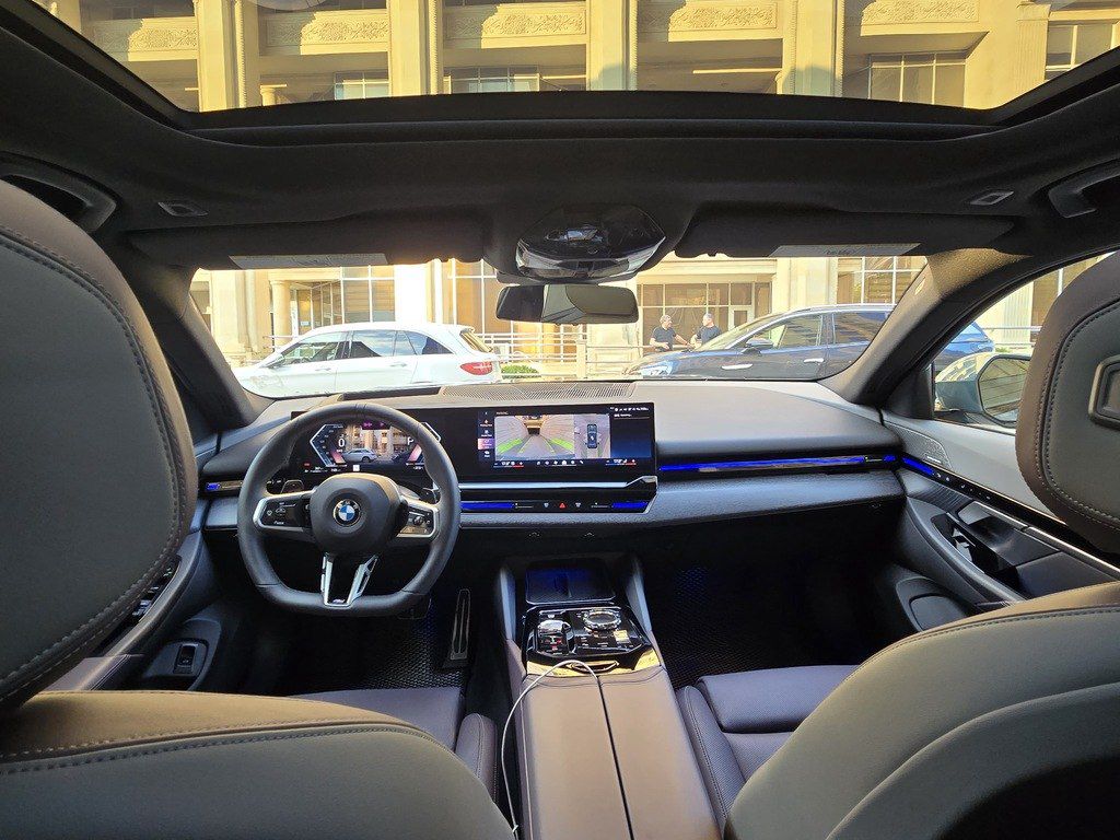 BMW 530, 2.0 L, 2025 il, 11 000 km — Avtomobillər, Bakı (4)
