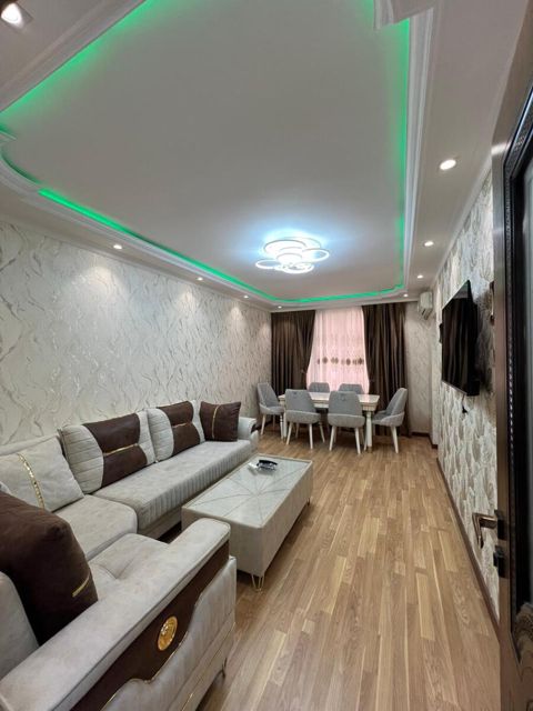 Satılır 5 otaqlı köhnə tikili 110 m² — Bakı