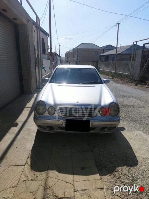 Mercedes E 270, 2.7 L, 2000 il, 627 246 km