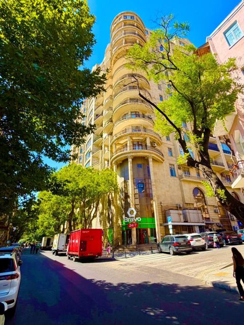 Satılır 3 otaqlı yeni tikili 120 m² — Bakı
