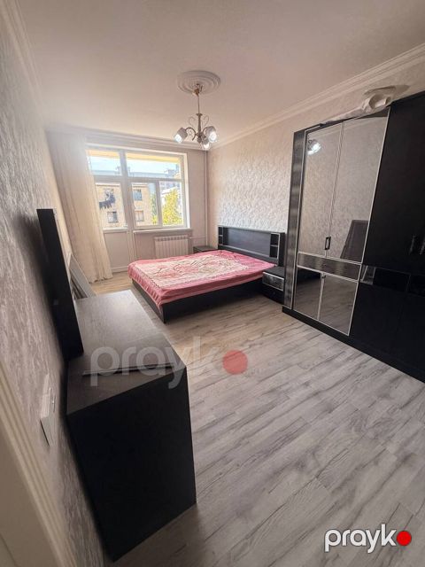 İcarəyə verilir 3 otaqlı köhnə tikili 75 m²